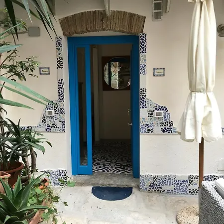Nel Mare Siciliano Konukevi *